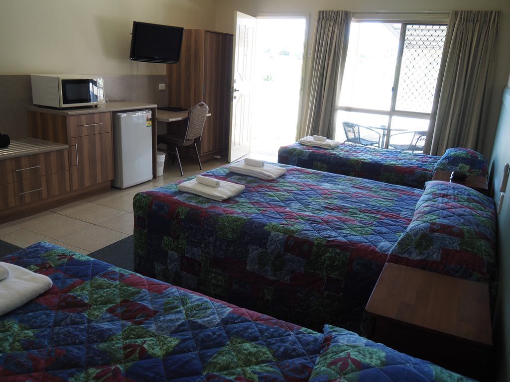 Pittsworth Motor Inn Ngoại thất bức ảnh