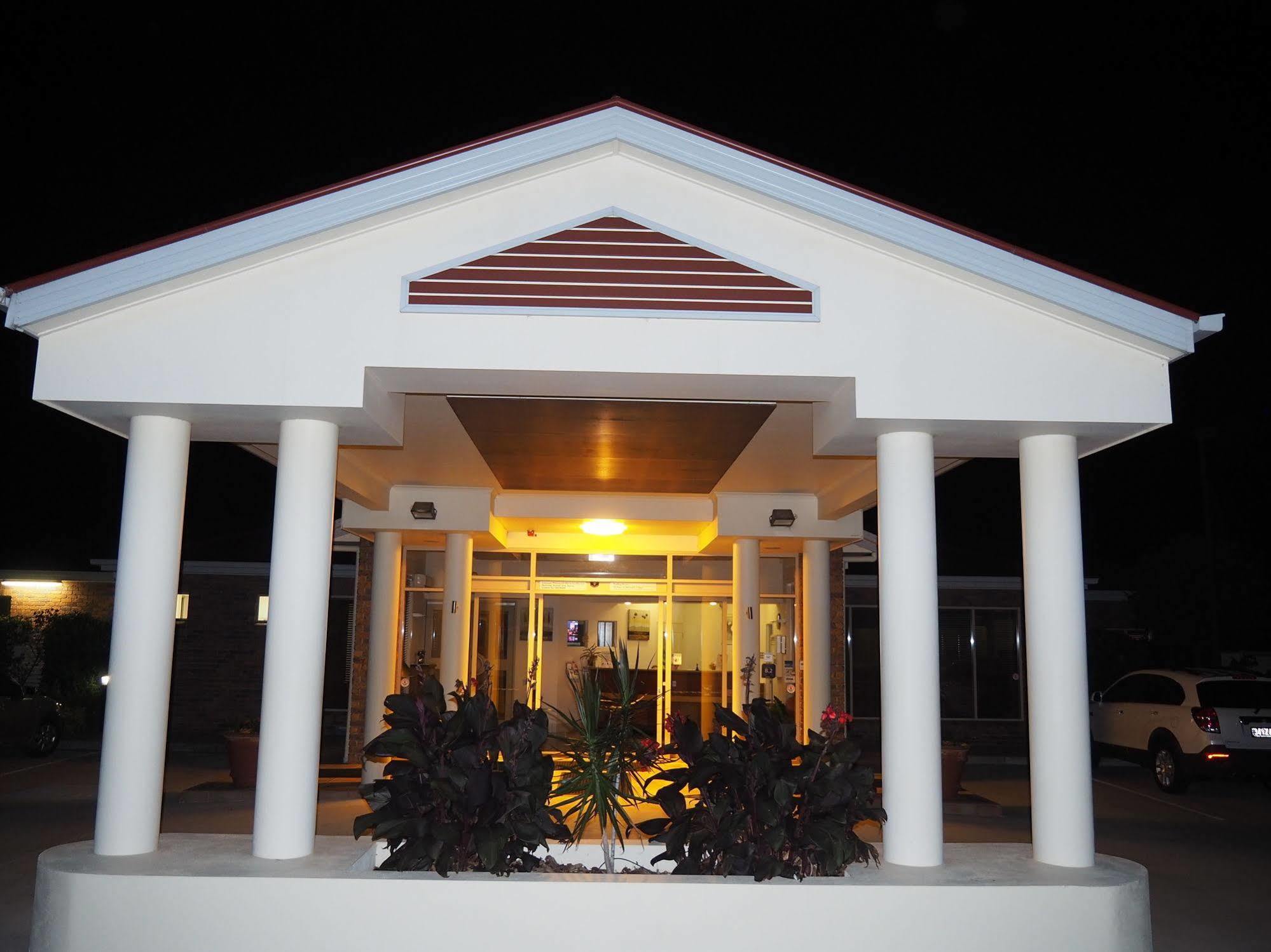 Pittsworth Motor Inn Ngoại thất bức ảnh