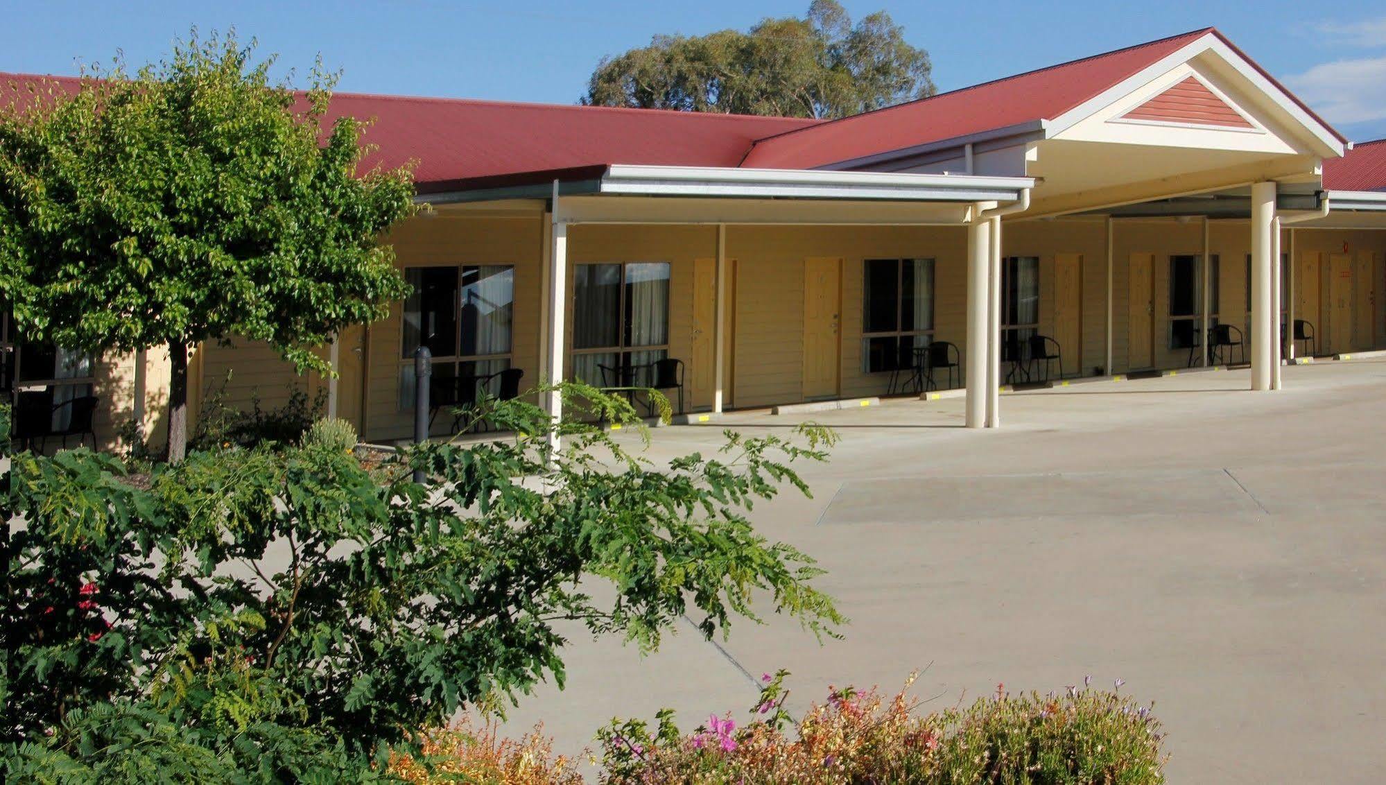 Pittsworth Motor Inn Ngoại thất bức ảnh