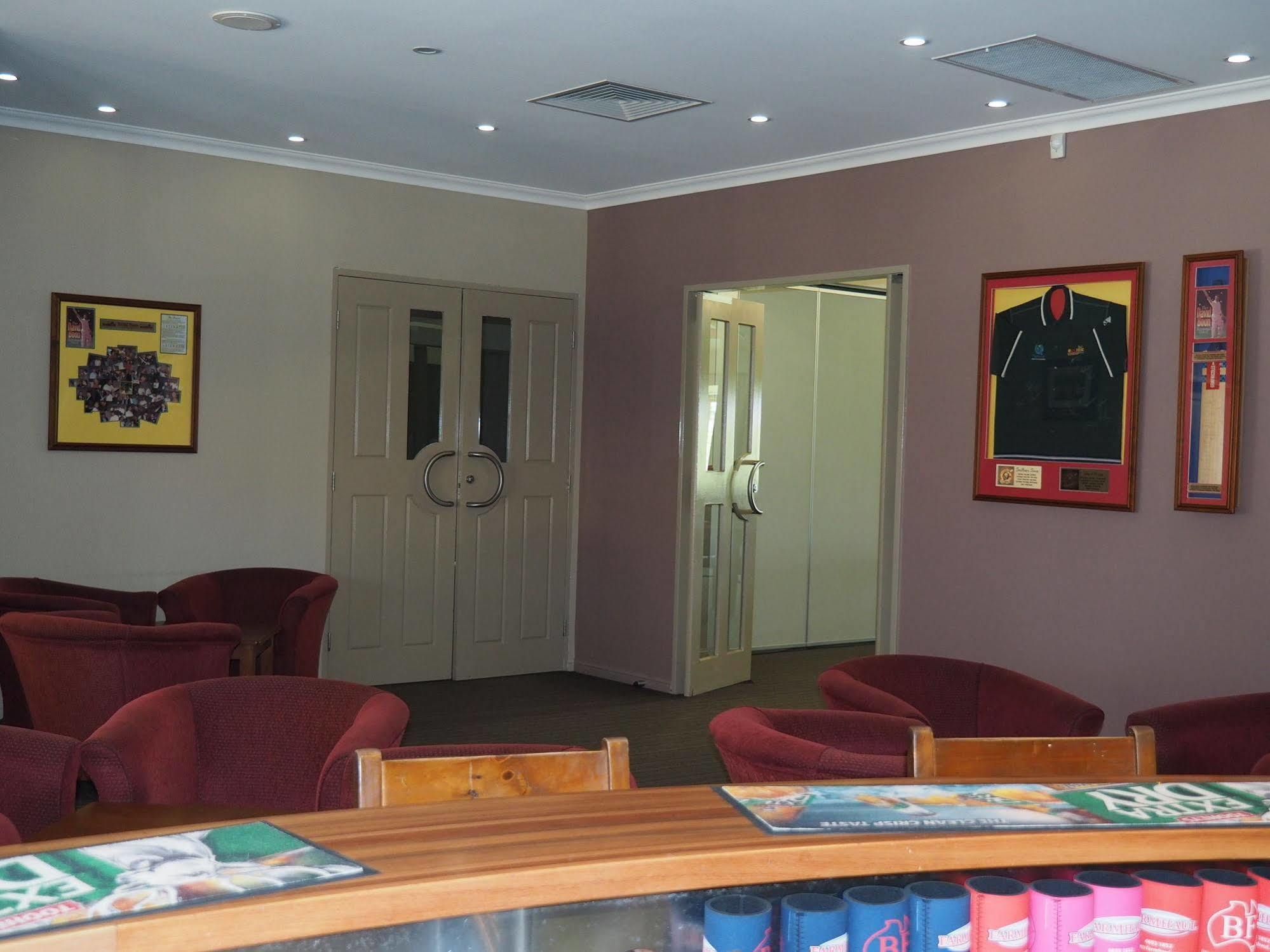 Pittsworth Motor Inn Ngoại thất bức ảnh