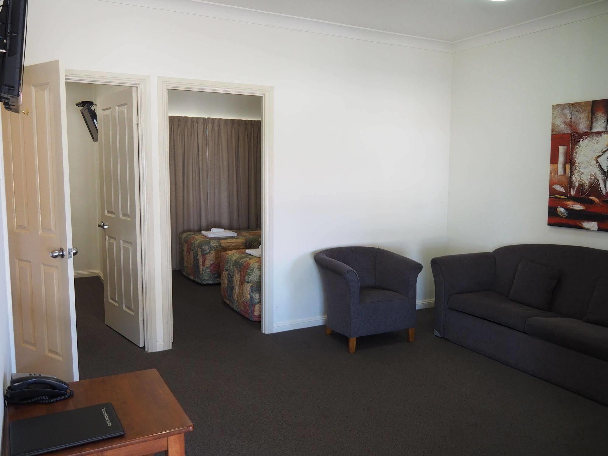 Pittsworth Motor Inn Ngoại thất bức ảnh