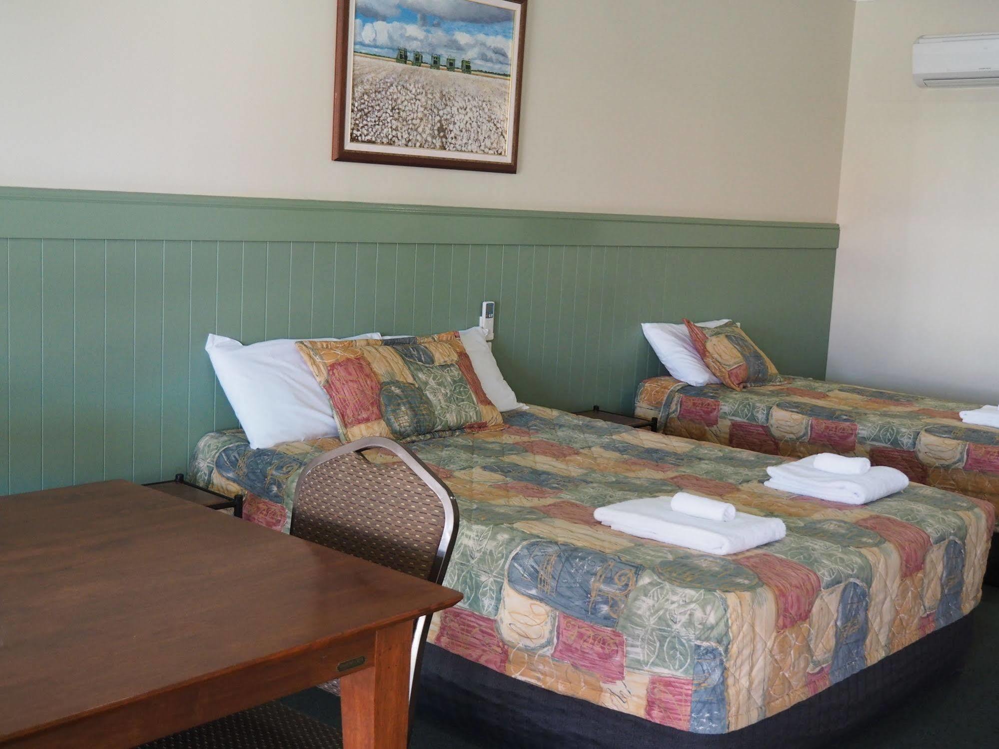 Pittsworth Motor Inn Ngoại thất bức ảnh