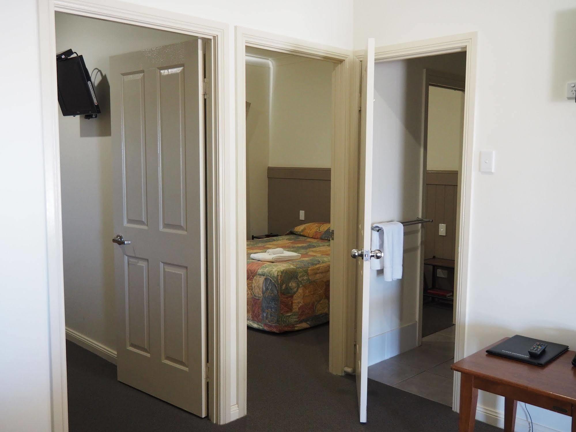 Pittsworth Motor Inn Ngoại thất bức ảnh