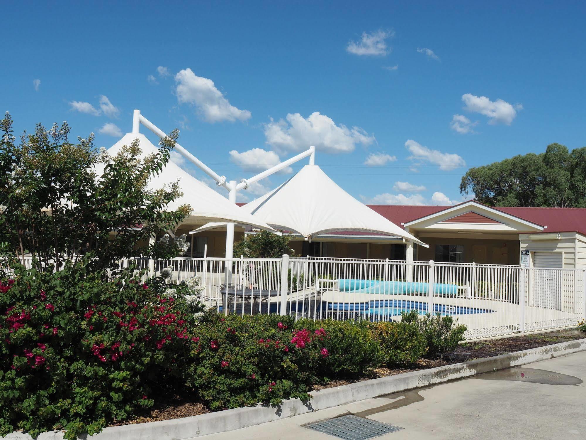 Pittsworth Motor Inn Ngoại thất bức ảnh