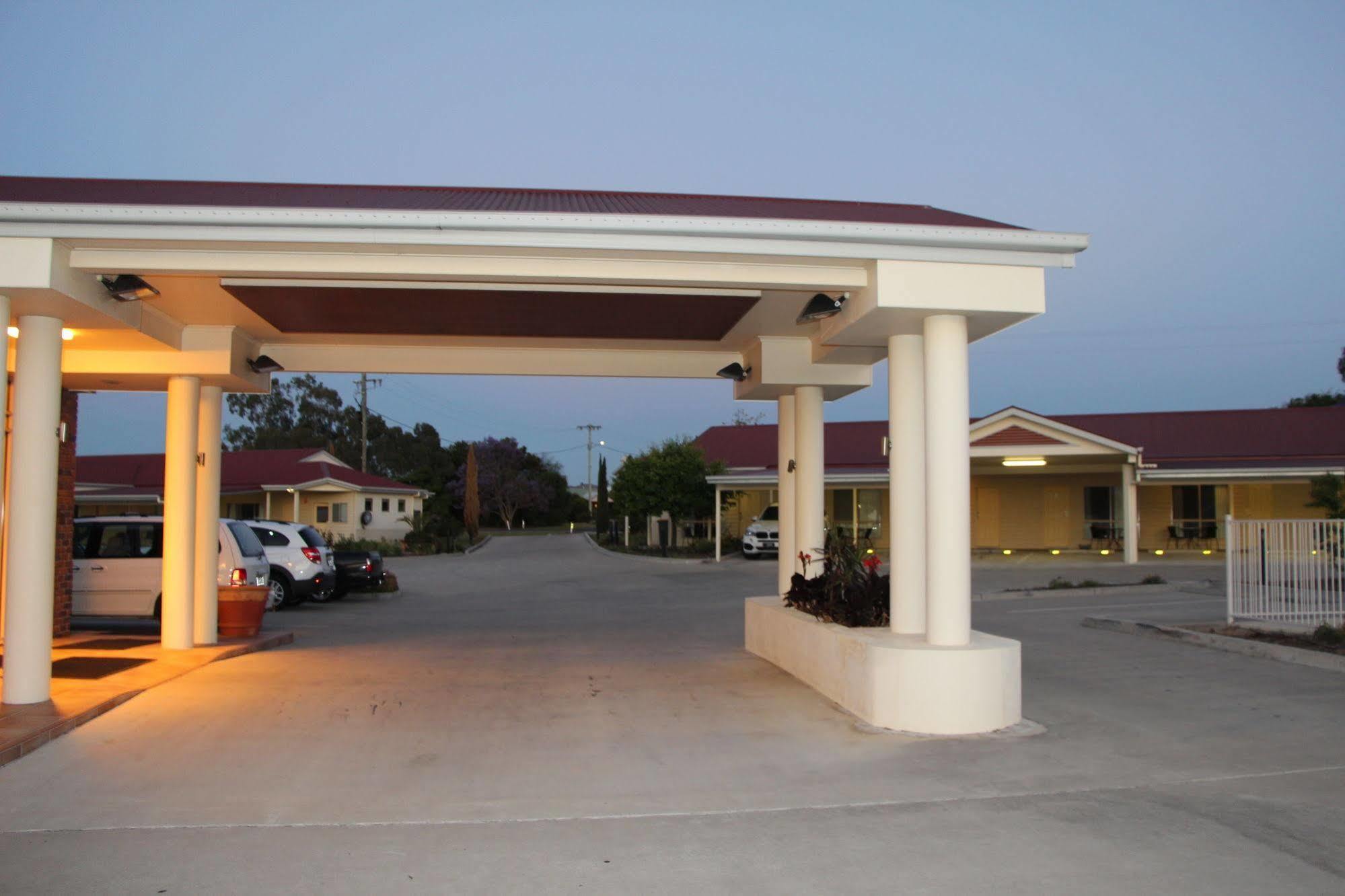 Pittsworth Motor Inn Ngoại thất bức ảnh