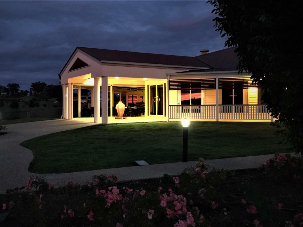 Pittsworth Motor Inn Ngoại thất bức ảnh