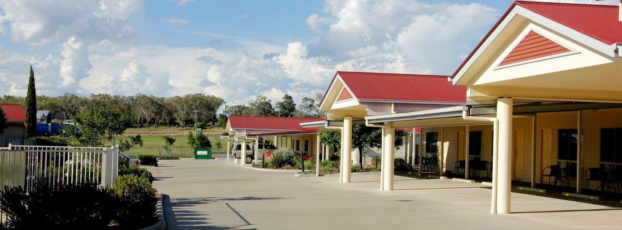 Pittsworth Motor Inn Ngoại thất bức ảnh